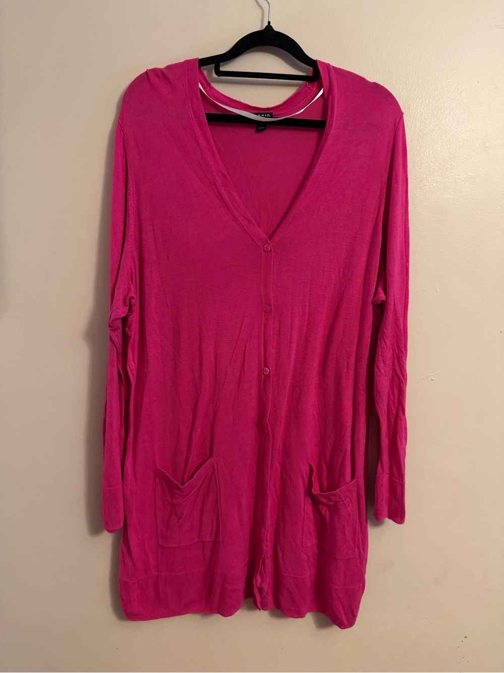 torrid Long Sleeve V-Neck Button Cardigan in Fuchsia Pink